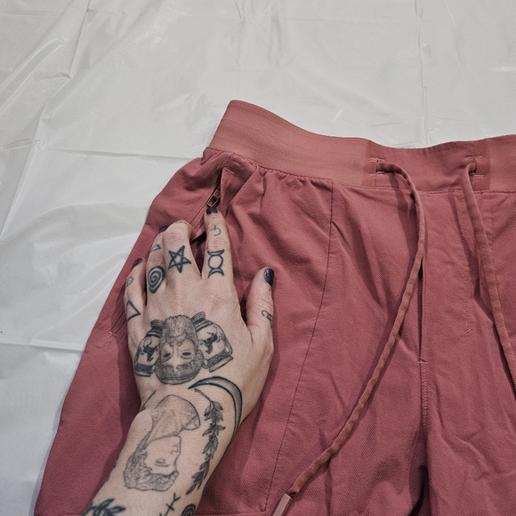 Lululemon License To Train Lined Short 7" (Brier Rose) Size S - Picture 10 of 13